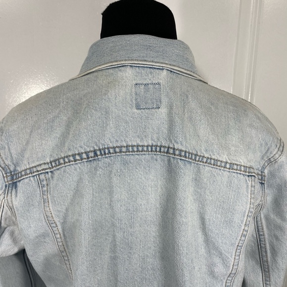 Gap Light Blue Denim Jacket Size Medium CB- - Picture 7 of 14